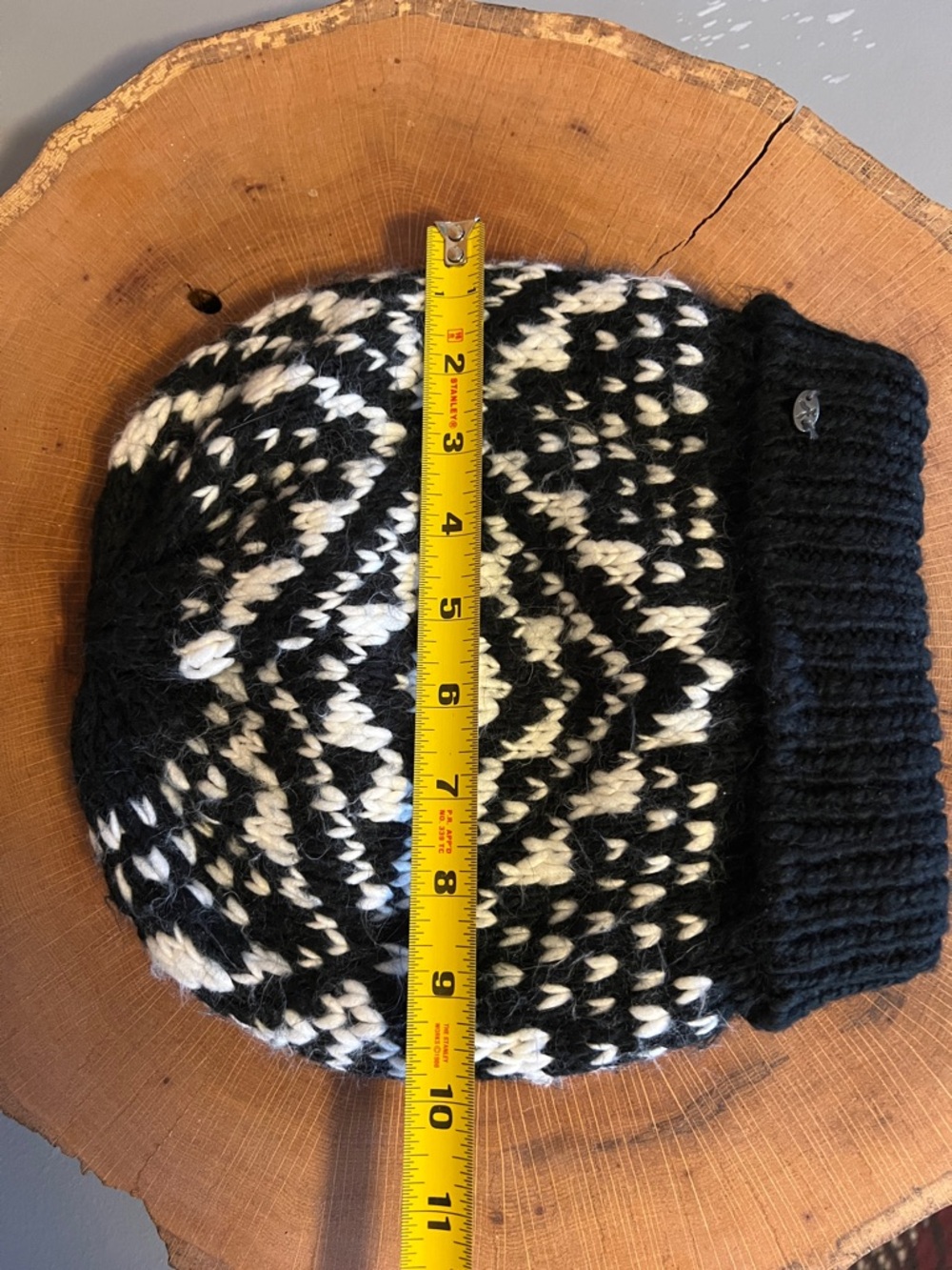 American Eagle Outfitters Knit Distressed Black and White Heart Print Beanie - Picture 5 of 16